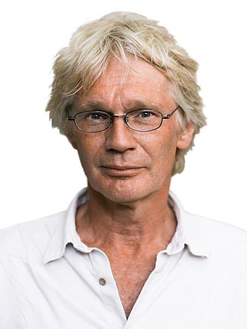  
    <strong>Lars Åberg</strong>, journalist och författare 
   