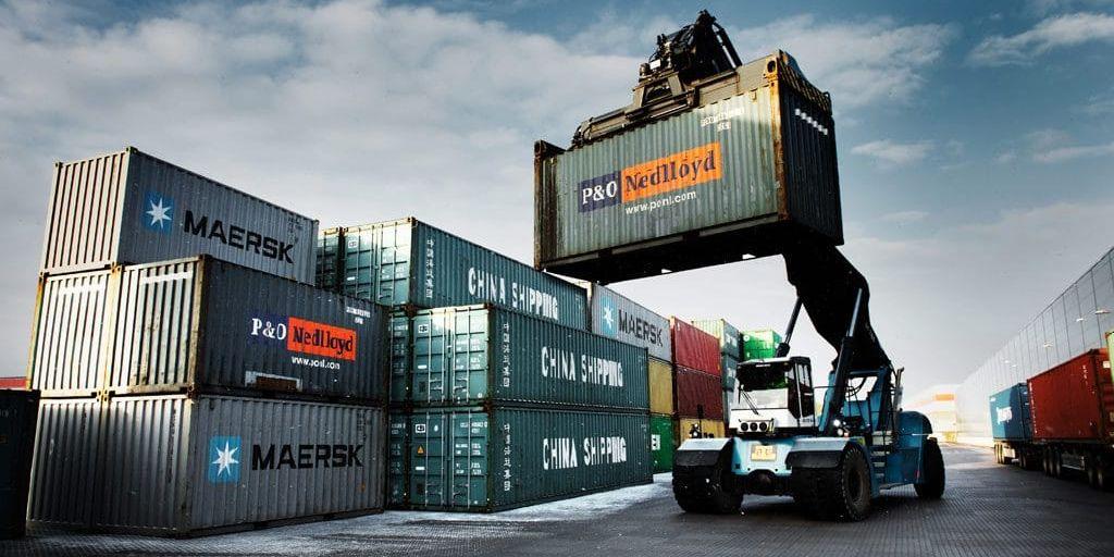 Containeroperatören APMT har varit tydlig med att fokus de första åren i Göteborg ska ligga på ökad produktivitet och effektivitet och inte på prishöjningar, skriver debattörerna.
