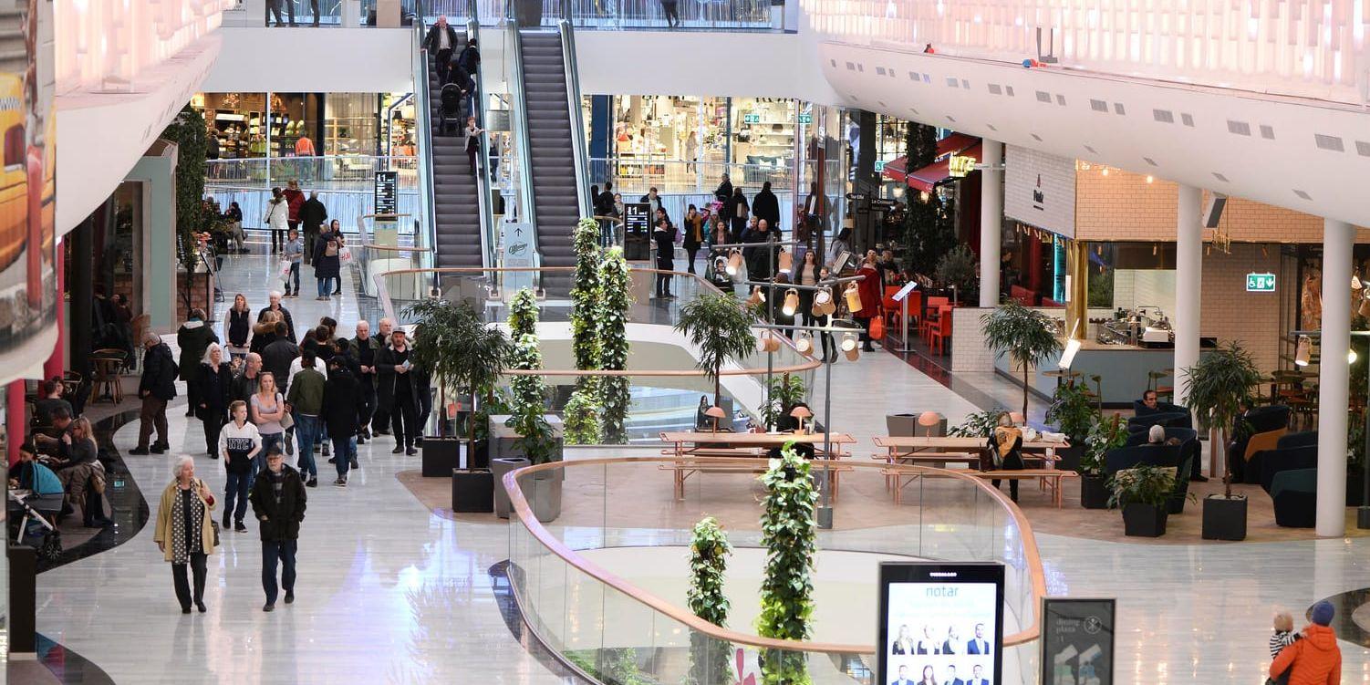 Shoppingallerian Mall of Scandinavia i Solna. Arkivbild.