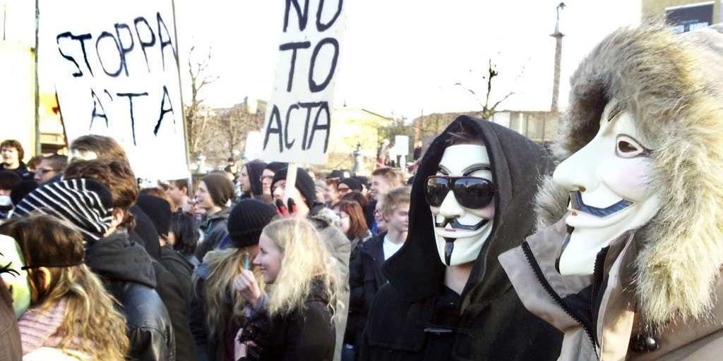 Hundratusentals människor runt om i Europa demonstrerar mot Acta-avtalet som är ett hårt slag mot grundläggande rättigheter i många länder, skriver debattörerna.