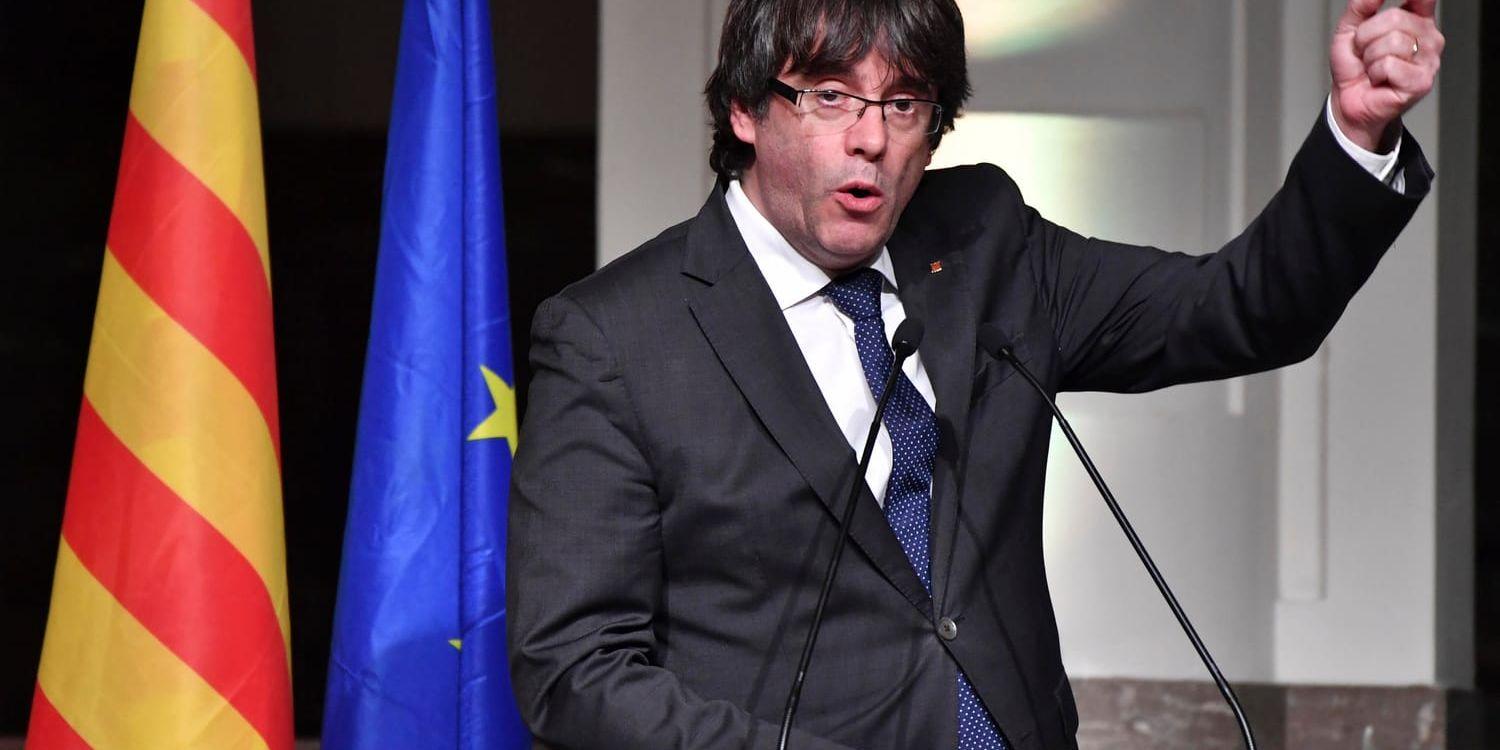 Carles Puigdemont under ett tal i förra veckan inför katalanska borgmästare som rest till Bryssel för att delta i ett evenemang till stöd för den avsatte regionpresidenten.