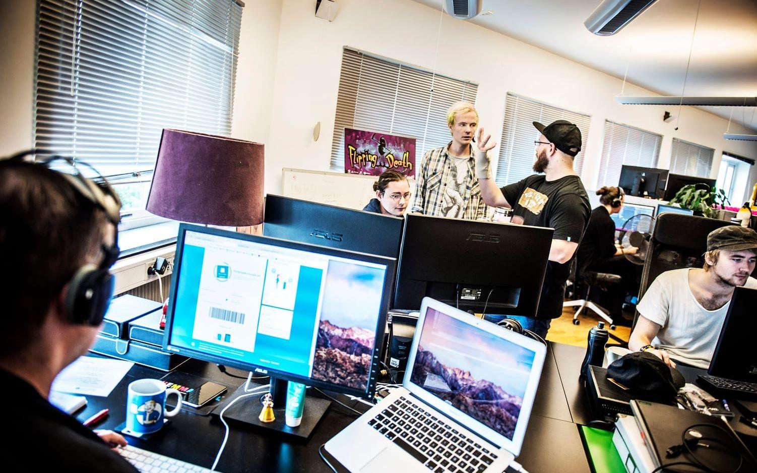 Framtidsbransch. De svenska dataspelsutvecklarna växer – och sysselsätter allt fler. I Västsverige finns till exempel Zoink, med kontor på Lindholmen, och PocApp Studios, med vd Dilaram Massimova i Skövde.