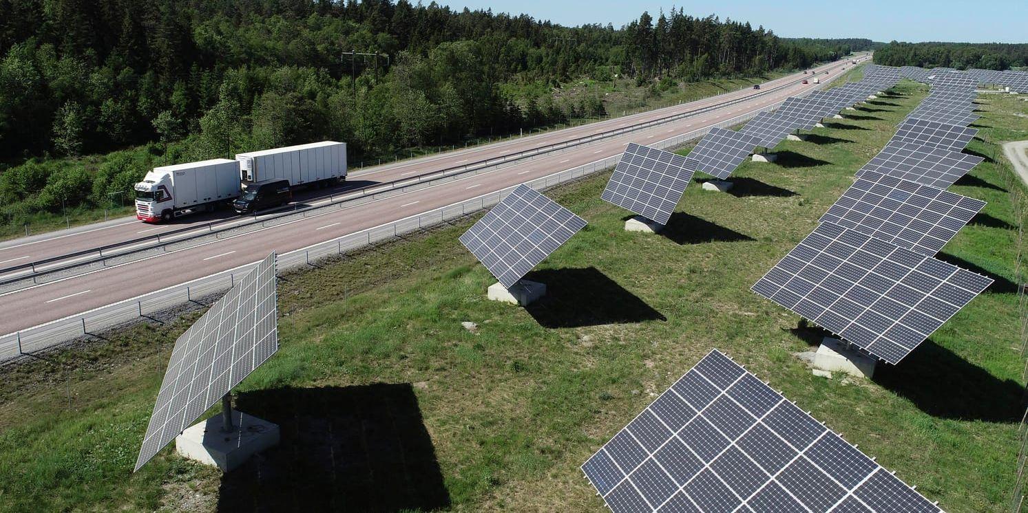 Vissa fonder investerar i företag som är inriktade på förnybara energislag som solceller. Det kan vara ett sätt att göra ett miljömedvetet val som fondsparare, enligt fondexperten. Arkivbild.