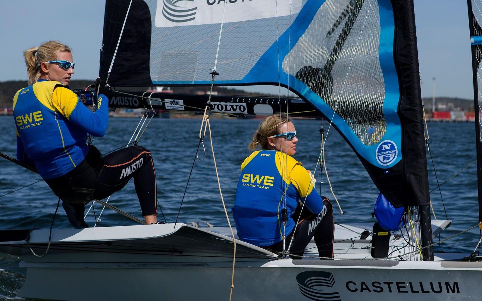 9. Lisa Ericson och Hanna Klinga, segling. Vann en världscuptävling så sent som i maj och visade att de blir att räkna med i Rio. Foto: Bildbyrån