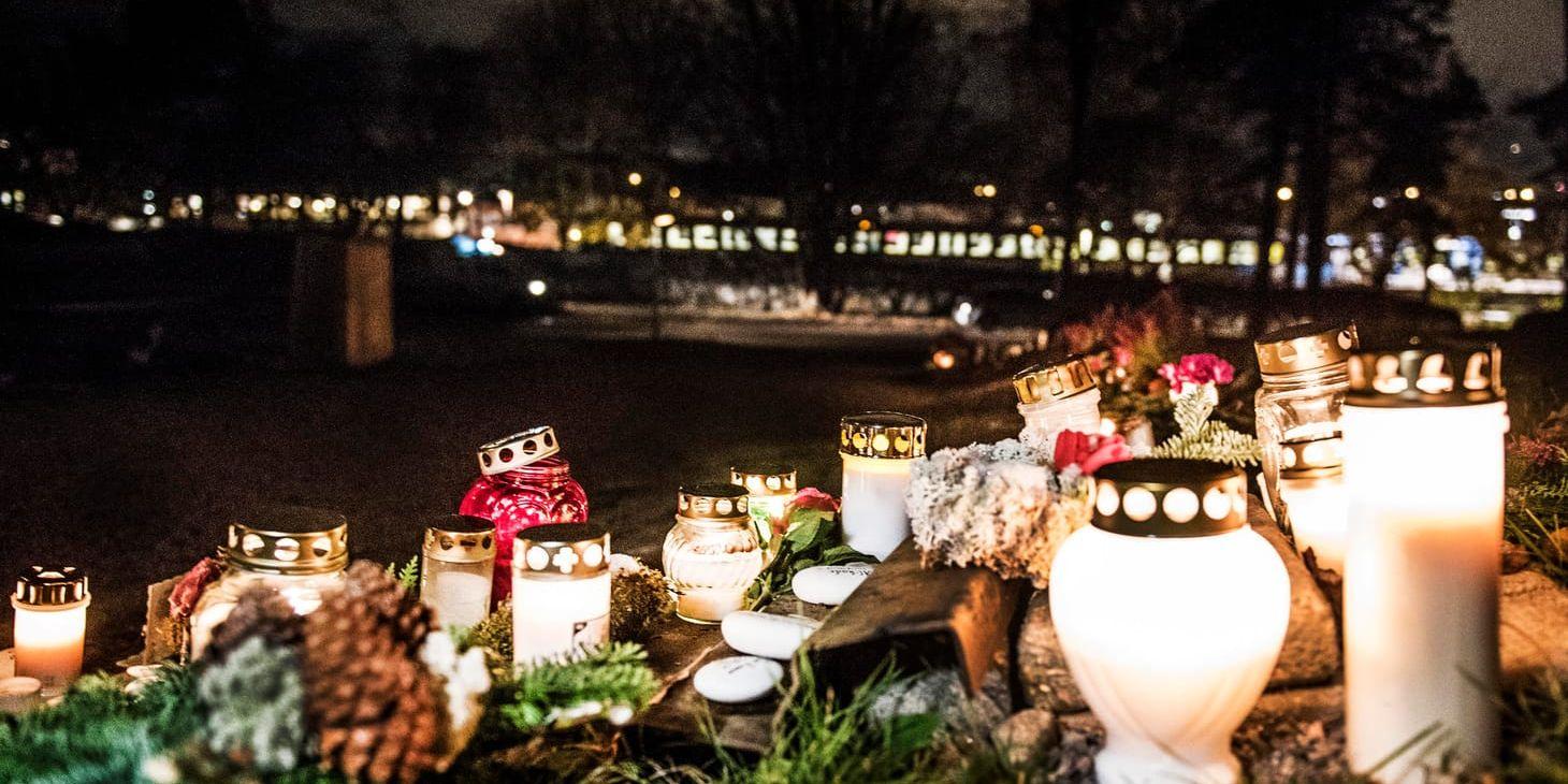 Allhelgonahelgen. Ljus brinner på Skogskyrkogården i södra Stockholm. Arkivbild.