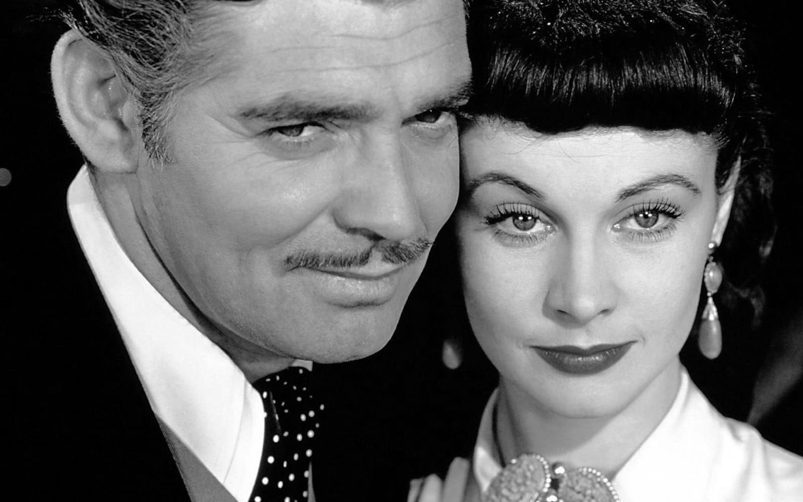 “No, I don’t think I will kiss you, although you need kissing, badly. That’s what’s wrong with you. You should be kissed and often, and by someone who knows how.” - Rhett (Clark Gable) till Scarlett (Vivien Leigh) i ”Borta med vinden” från 1939. Foto: Stella Pictures