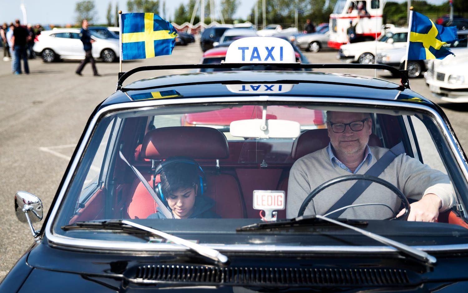 Per Godlund rattade sin fabriksbyggda taxi från 1969. Foto Anders Ylander.
