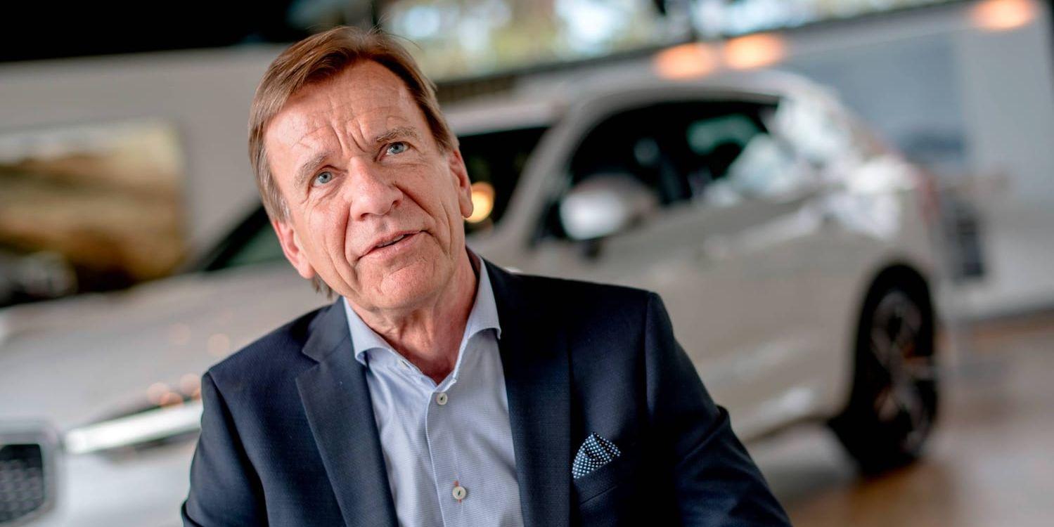 Priset blir en avgörande faktor i Volvos "miljonprogram" om att sälja bilar med eldrift, tror biltillverkarens vd Håkan Samuelsson.