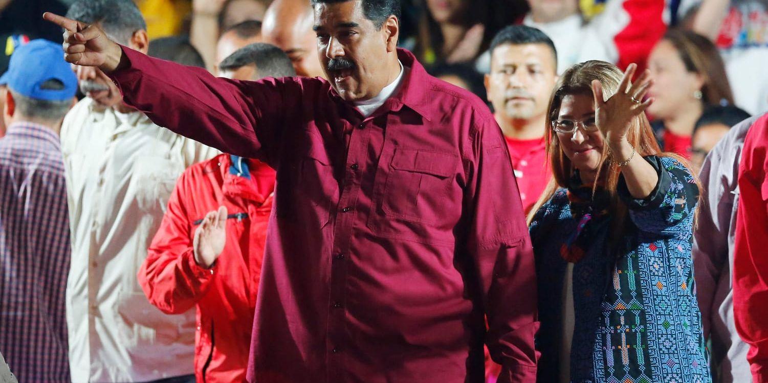 Venezuelas president Nicolas Maduro har beordrat USA:s chargé d'affaires Todd Robinson att lämna landet.