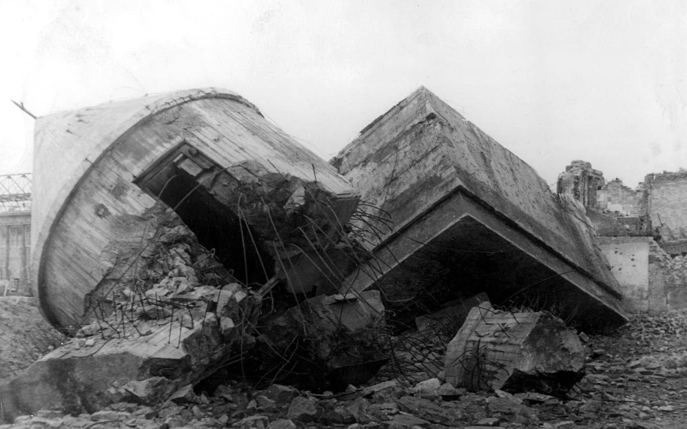 Bunkersystemets ingångar sprängdes sönder med dynamit av sovjetiska trupper en tid efter krigsslutet. BILD: TT ARKIV
