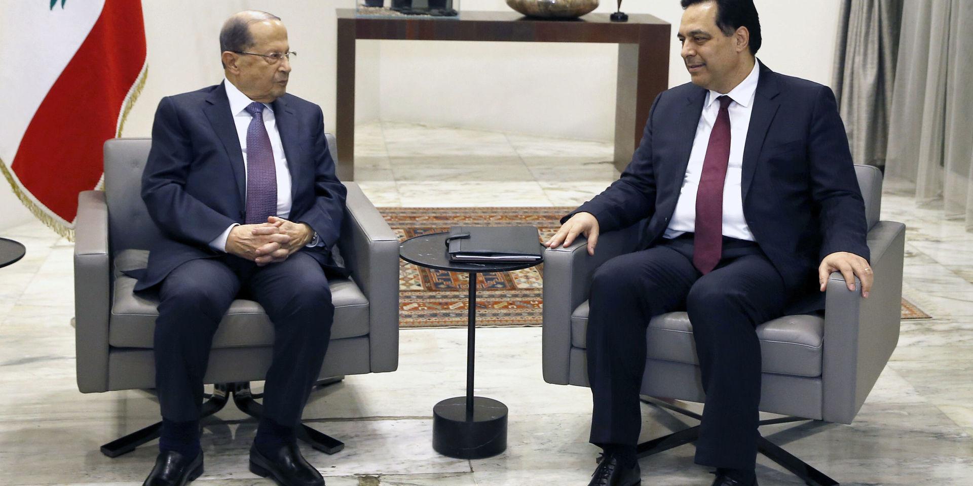 Libanons president Michel Aoun (till vänster i bild) och premiärminister Hassan Diab. 