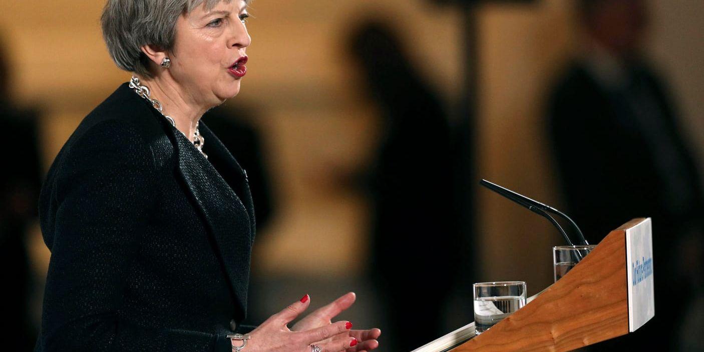 Storbritanniens premiärminister Theresa May håller tal om brexit på Mansion House i London.