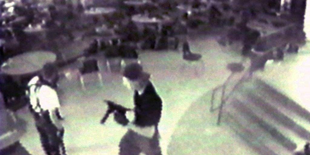 Den 20 april 1999 inträffade en av de värsta masskjutningarna någonsin, då två tonåriga pojkar sköt ihjäl tolv elever och en lärare vid Columbine High School i Colorado, USA. ARKIVBILD