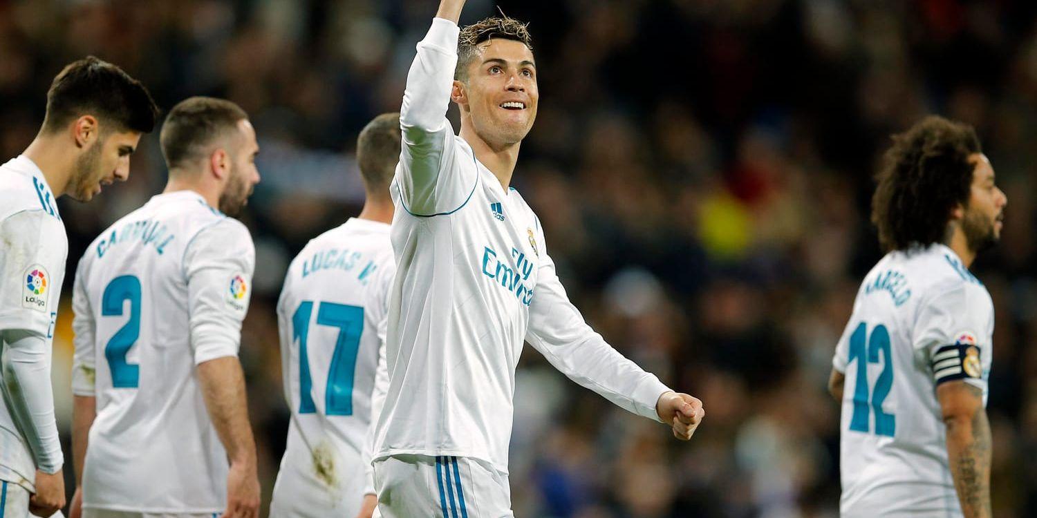 Cristiano Ronaldo firar sitt tredje mål mot Girona.