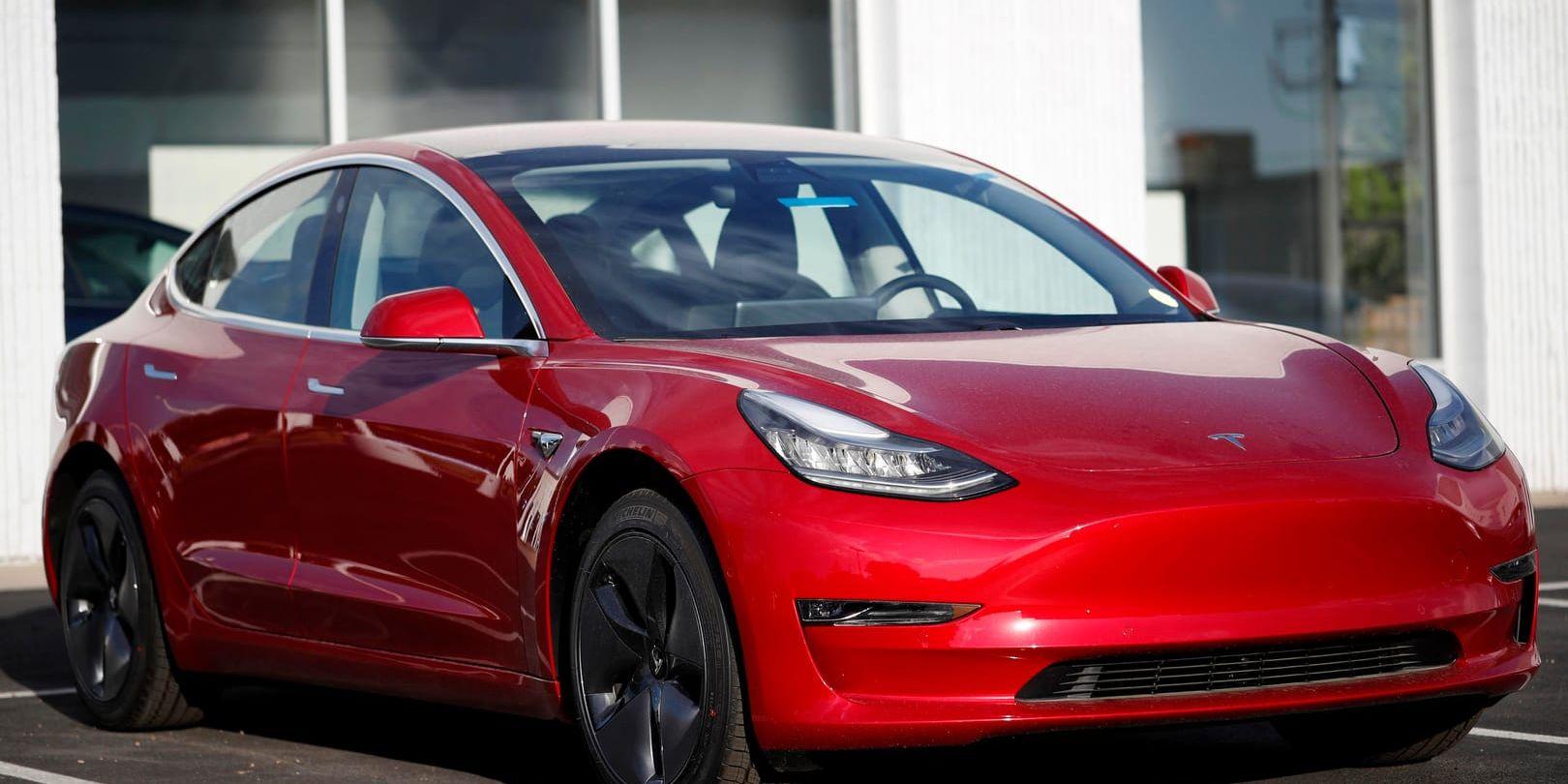 Tesla exporterar 15 000 bilar årligen till Kina.