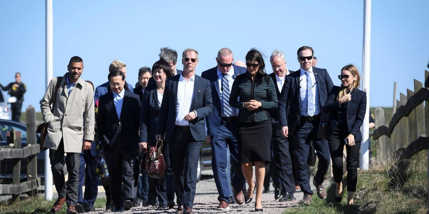 Medlemmar av FN:s säkerhetsråd anländer till Dag Hammarskjölds Backåkra inför dagens möte.