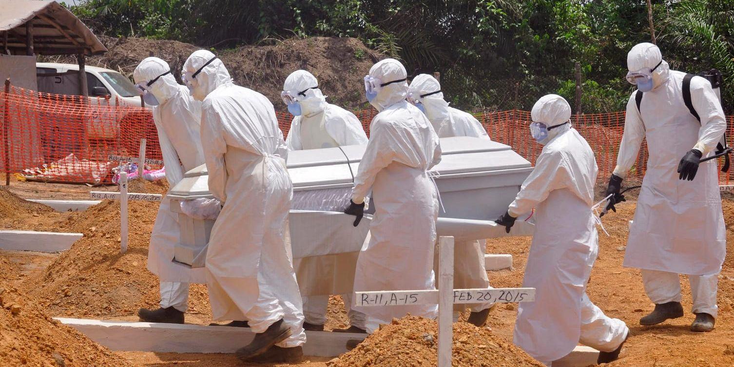 En person som misstänks ha avlidit av ebola, begravs i utkanten av Liberias huvudstad Monrovia. Arkivbild.