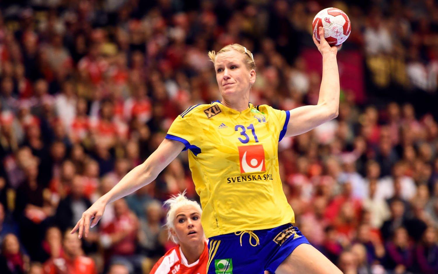 Anna-Maria Johansson, handbollsspelare, tillbaka i landslaget bara åtta månader efter förlossningen. Bildbyrån.