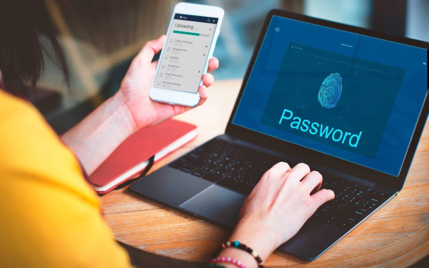Biometriska lösenord, som fingeravtryck, är säkra sätt att låsa in sina privata uppgifter.