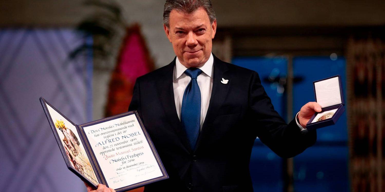 Colombias president Juan Manuel Santos vid prisceremonin i Oslo rådhus på lördagseftermiddagen.