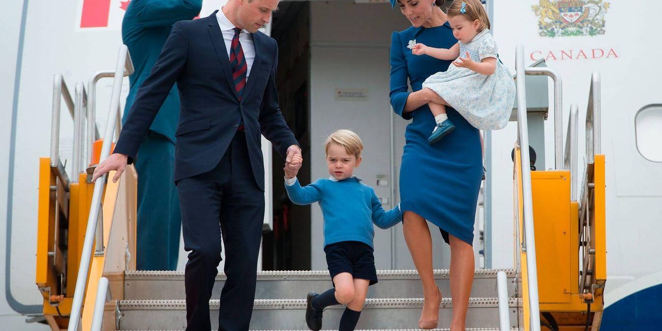 Fotografier föreställande den brittiska prins Williams fru, Kate Middleton, och deras barn har stulits från hennes systers Icloud-konto.