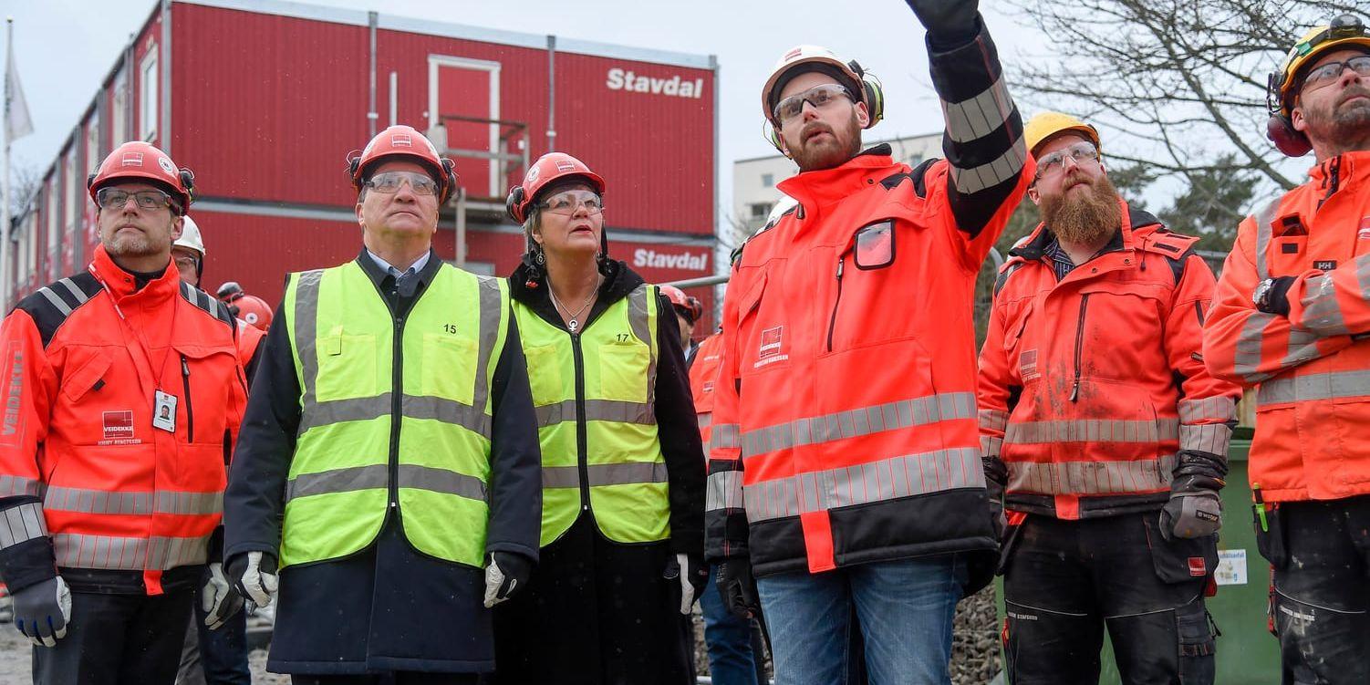 Statsminister Stefan Löfven (S) och arbetsmarknadsminister Ylva Johansson (S) vill få bort fusk och oseriösa företag från byggbranschen.