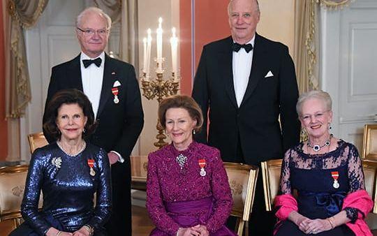 Den 17 januari var det 25 år sedan kung Harald och drottning Sonja blev Norges kungapar. Sveriges kungapar och Danmarks drottning Margrethe deltog i firandet som avslutades med en galamiddag på det Kungliga slottet. Foto: Sven Gj. Gjeruldsen, Det kongelige hoff