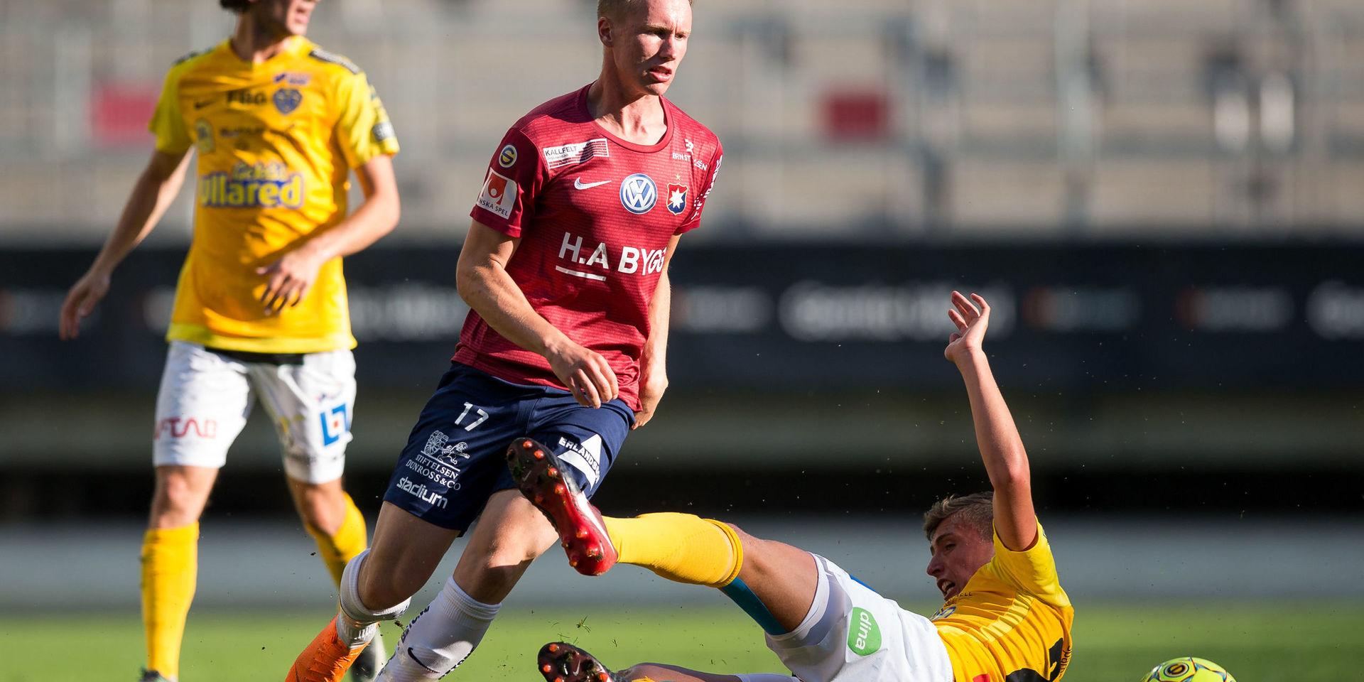 Emil Skogh fortsätter säsongen i Oskarshamns AIK.