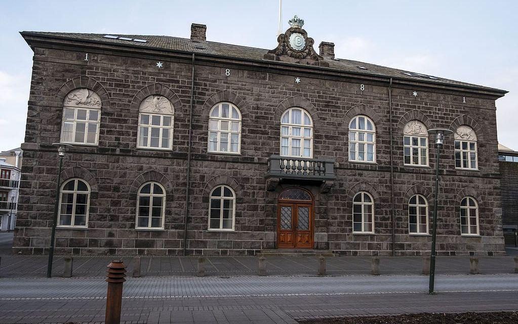 Lagförslaget ligger nu för beredning i det isländska parlamentet Alltinget.