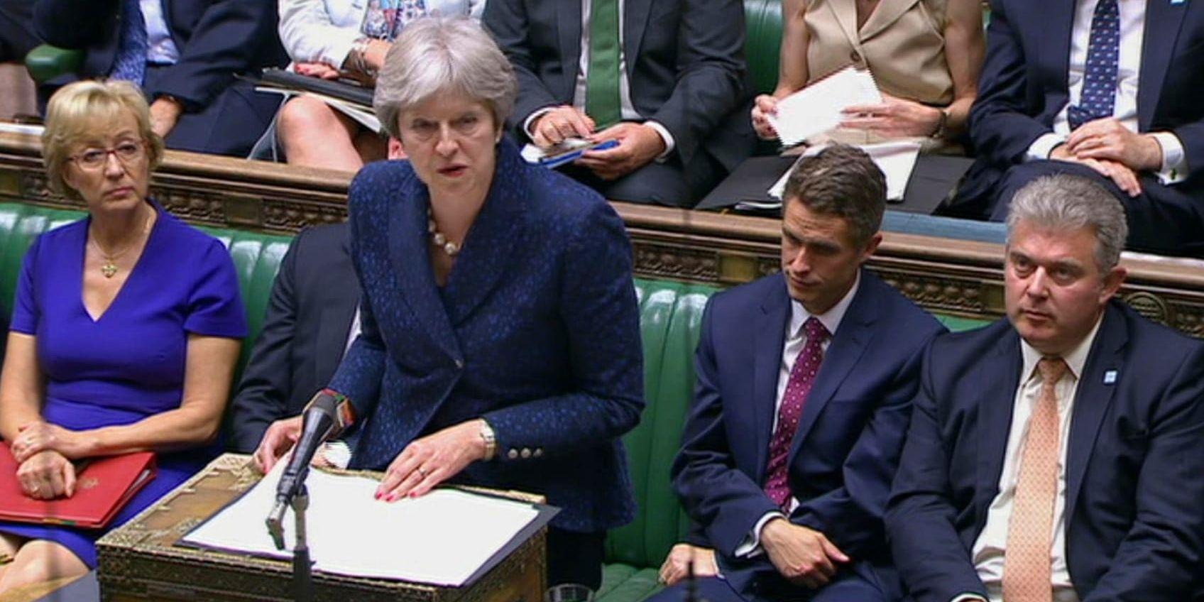 Storbritanniens premiärminister Theresa May pressas hårt på hemmaplan inför risken för en hård brexit. Arkivbild