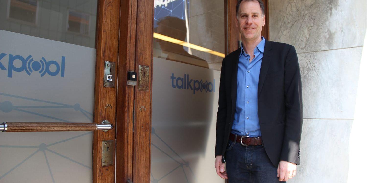 Stefan Lindgren, teknikchef på Talkpool, tycker att det är praktiskt att ha kontoret nära medan de anställda jobbar världen över. Bild: Lisa Henricson