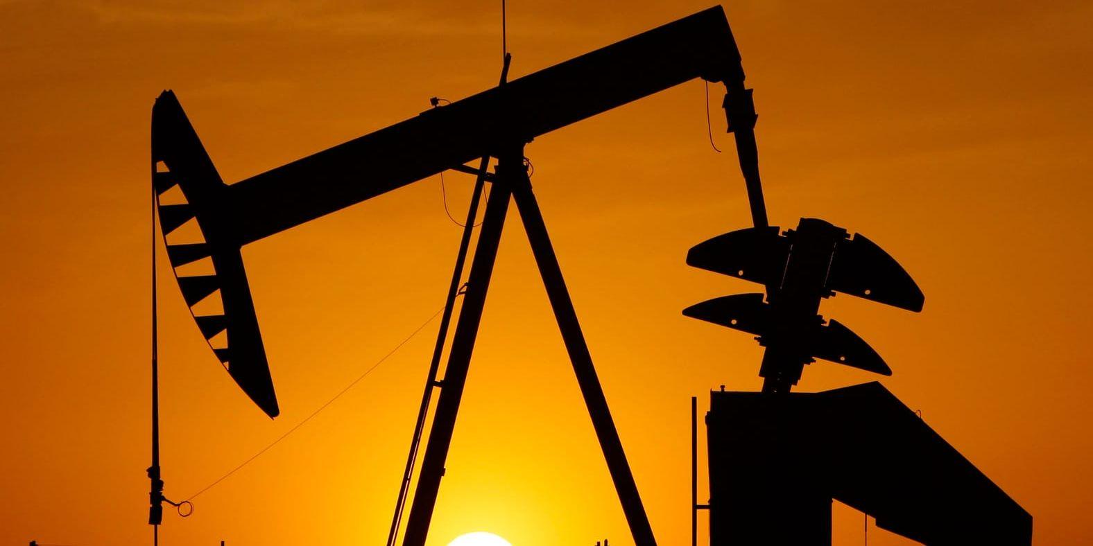 Priset på olja har nått över 68 dollar per fat för första gången sedan 2015.