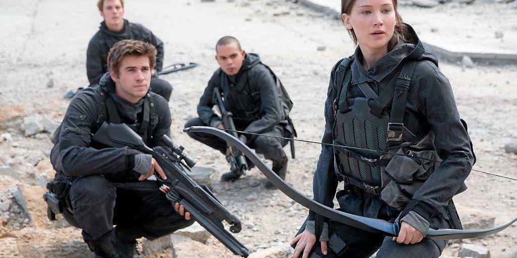 Liam Hemsworth, som Gale Hawthorne, Sam Clafin (Finnick), Evan Ross, (Messalia) och förstås Jennifer Lawrence som Katniss Everdeen.