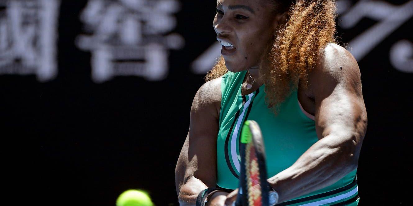Serena Williams mot världsettan Simona Halep i nästa omgång.