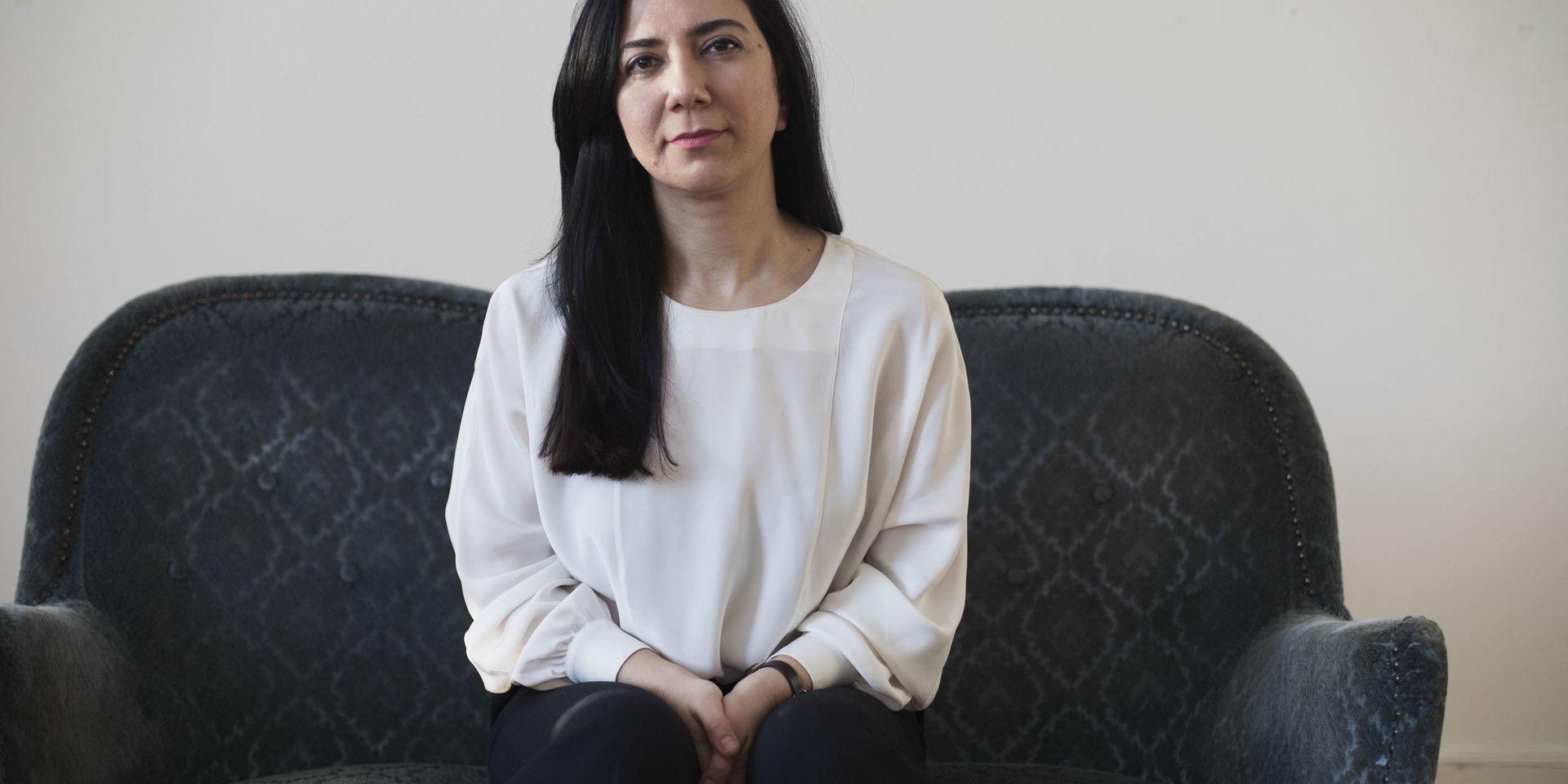 Helin Sahin är Turkietkännare på Olof Palme international center. Minnesstädningen är hennes debutbok.