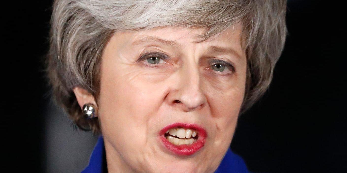 Storbritanniens premiärminister Theresa May kommer inte att resa till Davos på grund av brexitproblemen på hemmaplan.