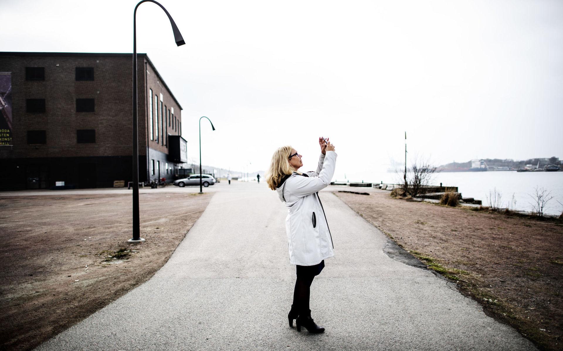 Hamnen är inte bara viktig för stadens näringsliv, det är porten mot omvärlden som gjort Göteborg till den stad det är, enligt Helene Odenjung.