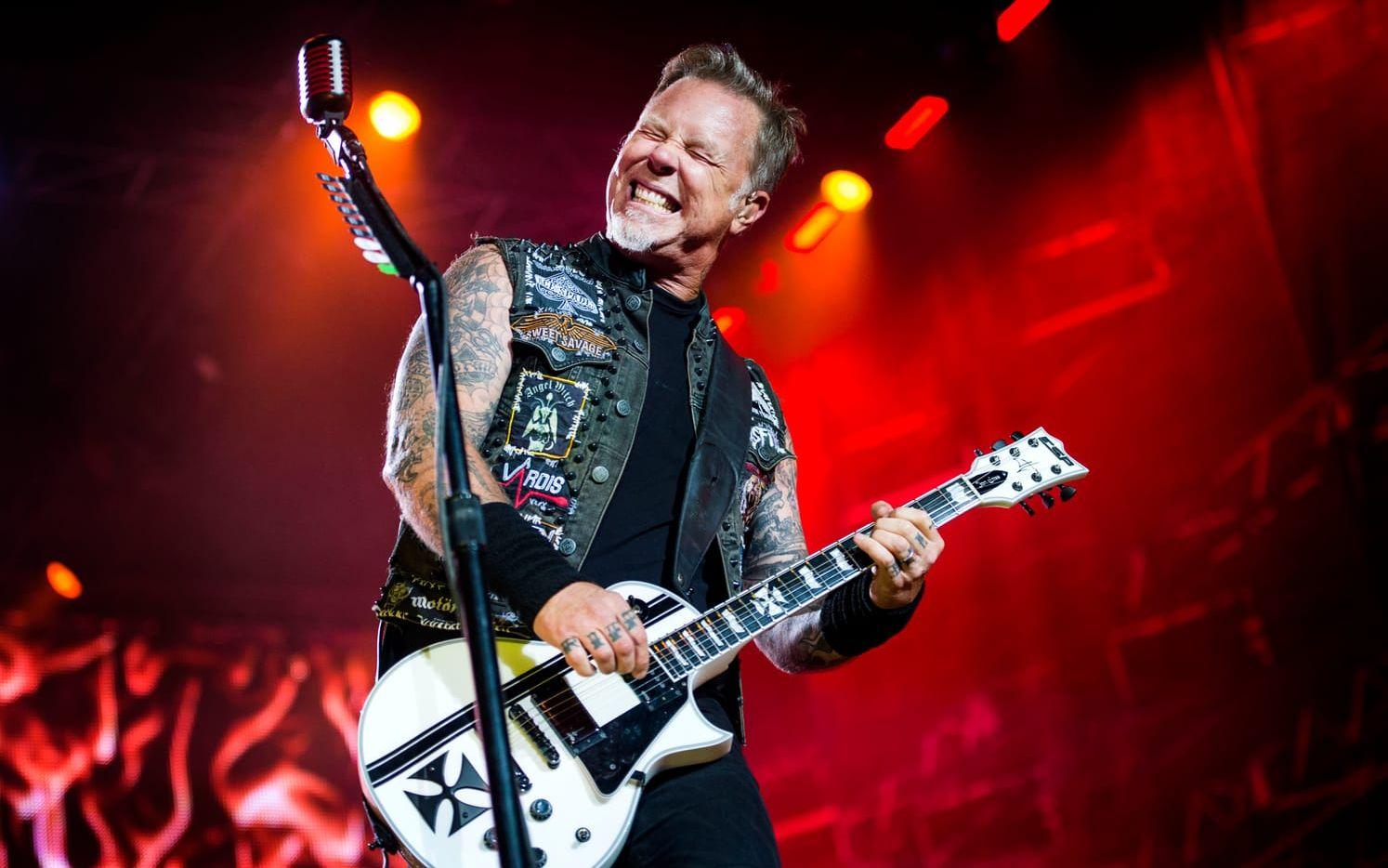 James Hetfield i en stilstudie från Metallicas Ullevispelning 2015.