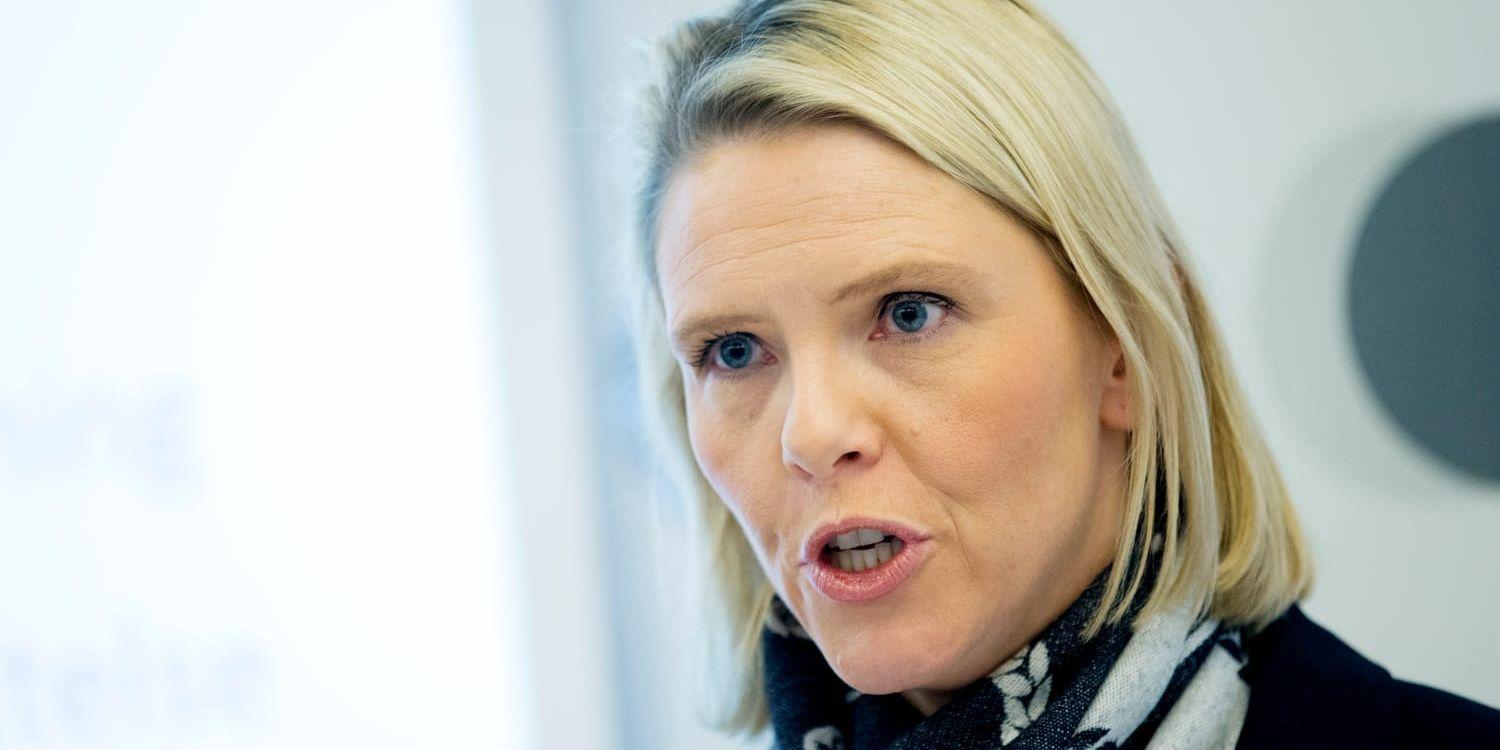 Invandrings- och integrationsminister Sylvi Listhaug. Norge betalar flyktingar som har fått avslag på sina asylsökningar pengar för att lämna landet. Arkivbild.