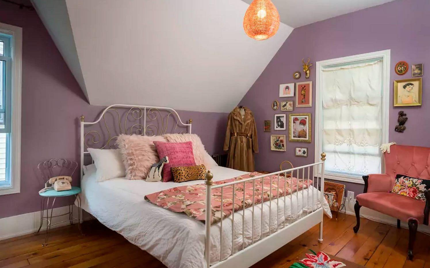 Ett av sovrummen går i "The Royal Tenenbaums"-tema, komplett med karaktären Margots pälskappa. Foto: Mr. Anderson's House / Airbnb