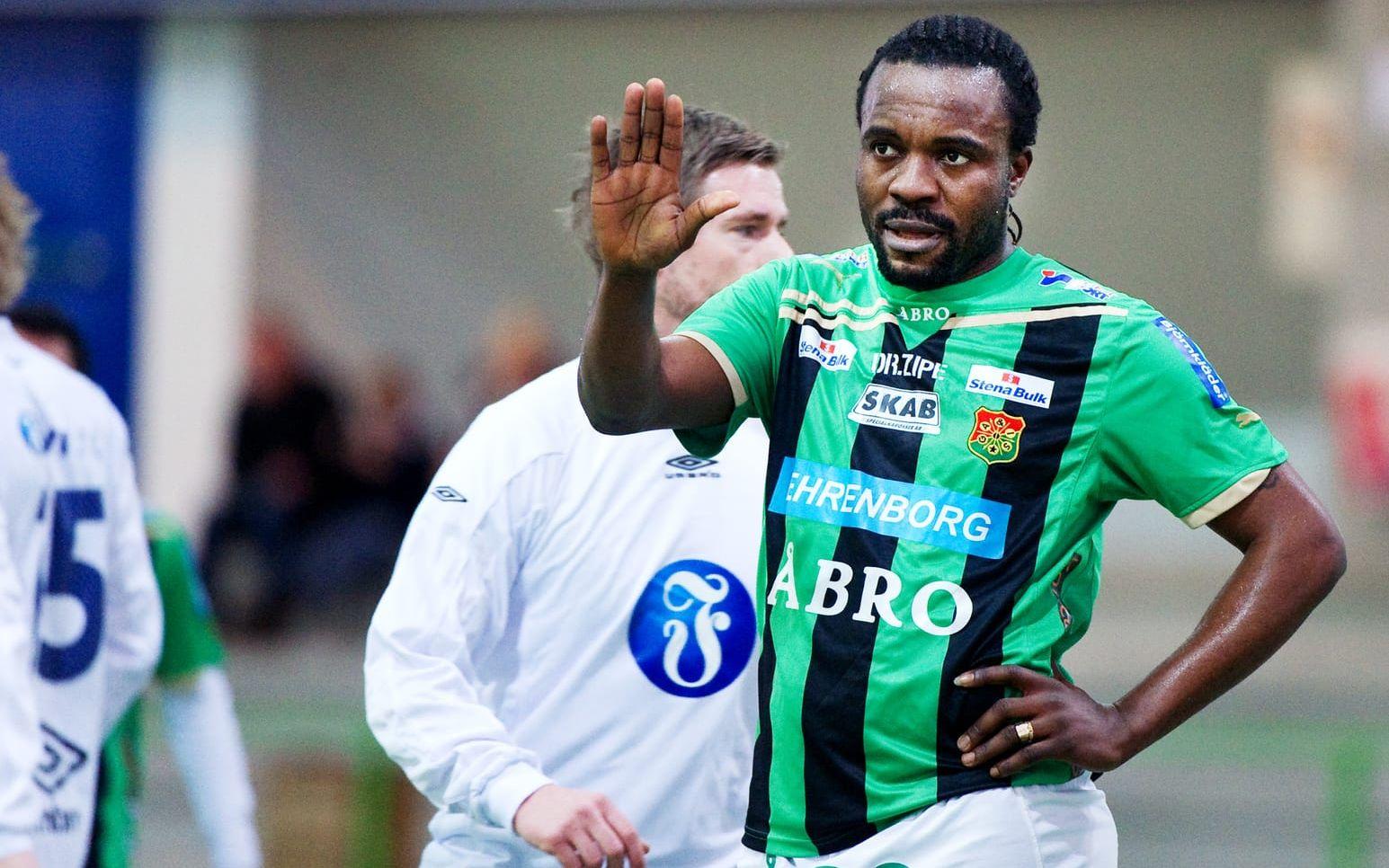 <strong>15. Peter Ijeh, Gais.</strong> Nigerianen skrev på för Göteborgsklubben 2012 och några månader senare hade laget åkt ur allsvenskan. Anfallaren bidrog bara med ett par mål på hela säsongen – en fiaskovärvning. Foto: Bildbyrån