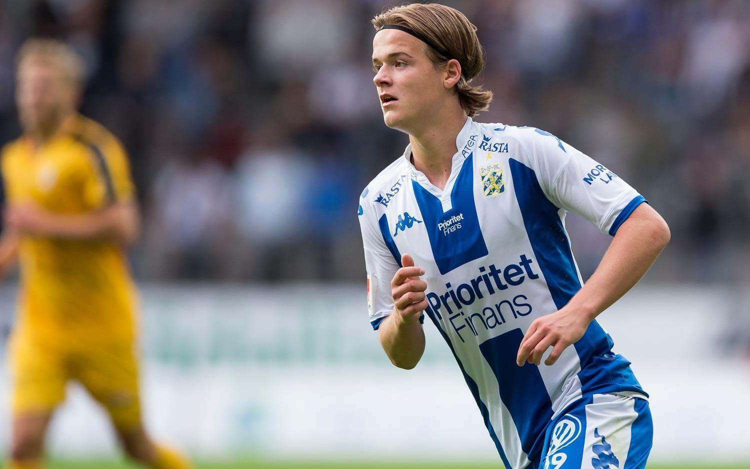 August Erlingmark, fotboll, spelare i IFK Göteborg. ”Valhamra IP, Sävedalen. Många minnen därifrån, skön stämning”.