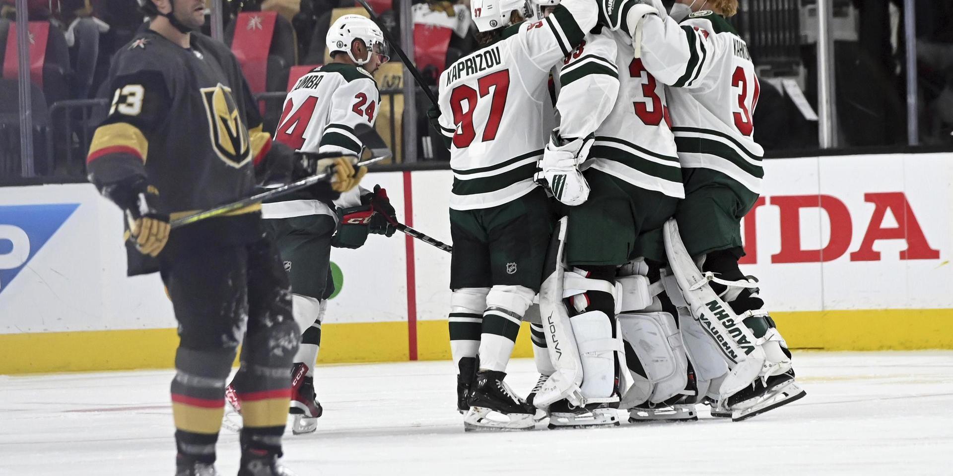 Minnesota firar segern över Vegas i lagens första match i Stanley Cup-slutspelet.