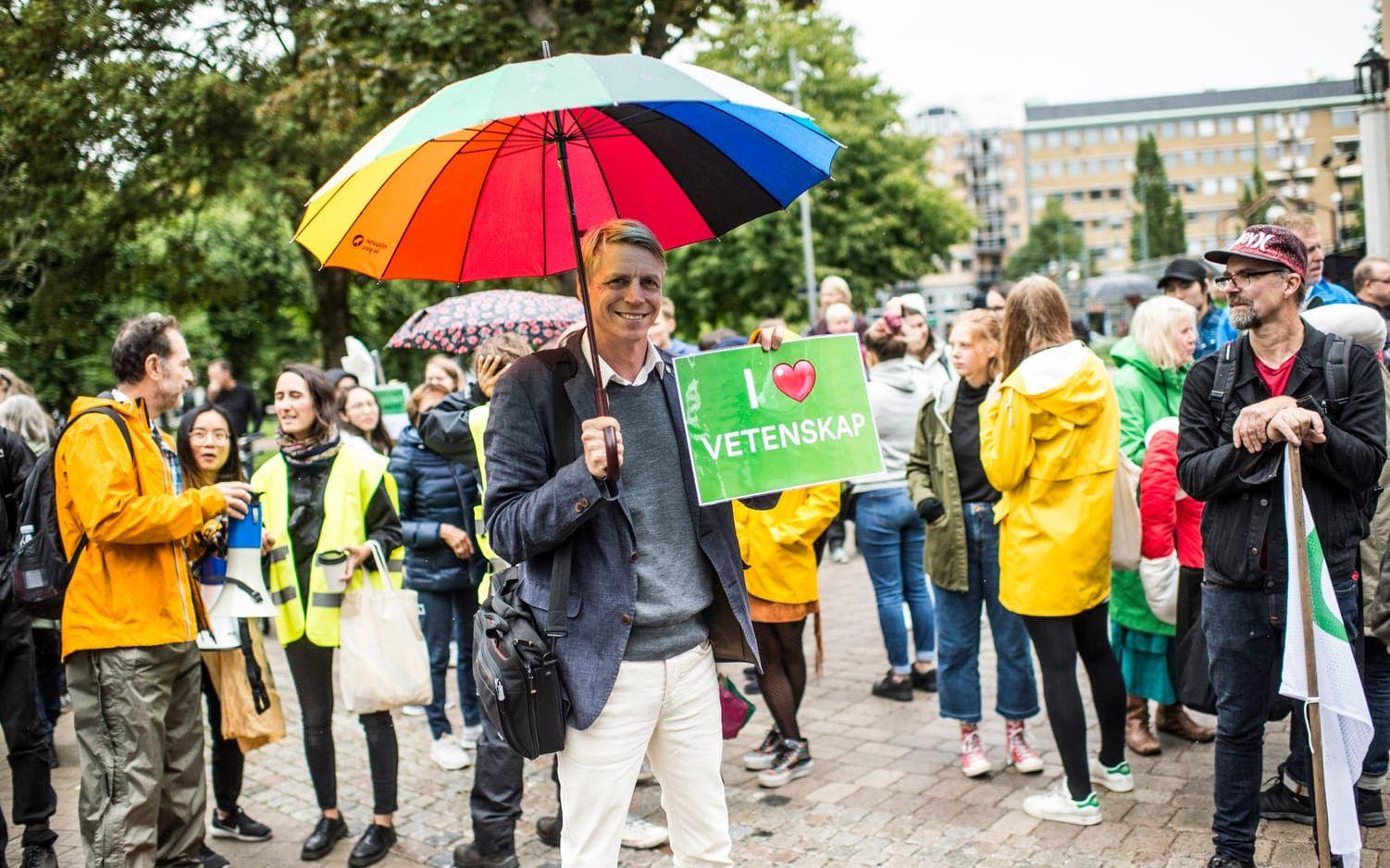 Per Bolund (MP) deltog i en global klimatmarsch anordnad av Jordens Vänner. 