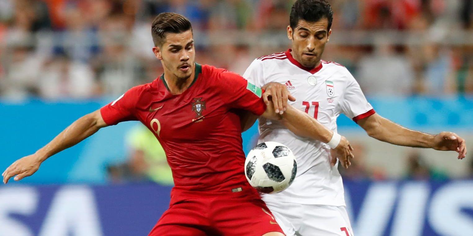 Portugisen André Silva, till vänster, i VM-matchen mot Iran tidigare i sommar. Arkivbild.
