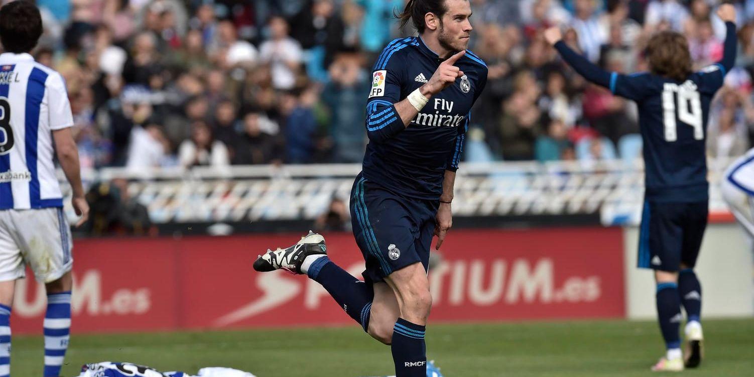 Gareth Bale firar målet.