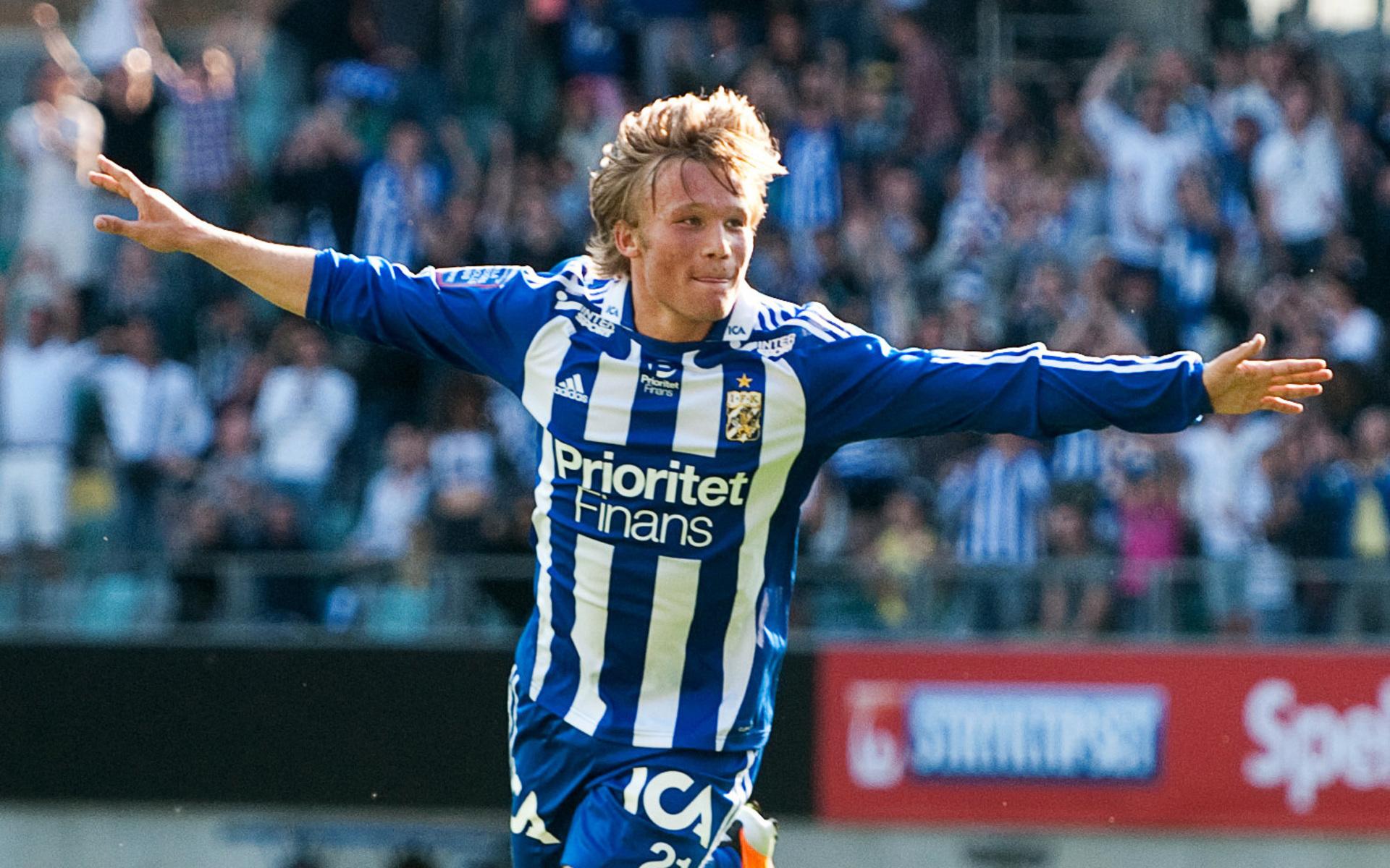 Karriären tog dock fart när han, mellan 2007 och 2013, tillhörde IFK Göteborg. Så när 26-åringen beslutade sig för att lämna Polen var Blåvitt en av klubbarna som visade intresse