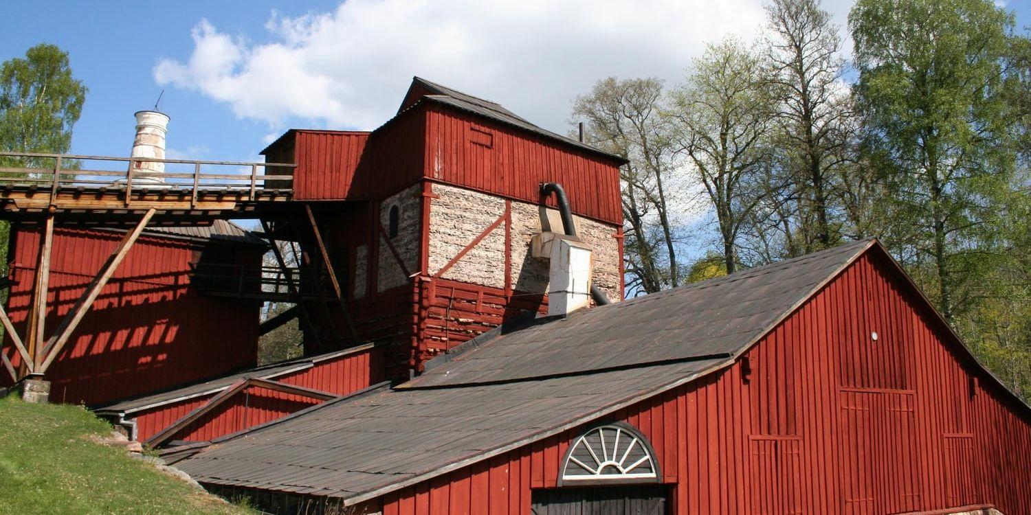 Mulltimmerhyttan vid Engelsbergs bruk är den bäst bevarade som finns i Sverige. Den består av en rostugn och en masugn. Pressbild.
