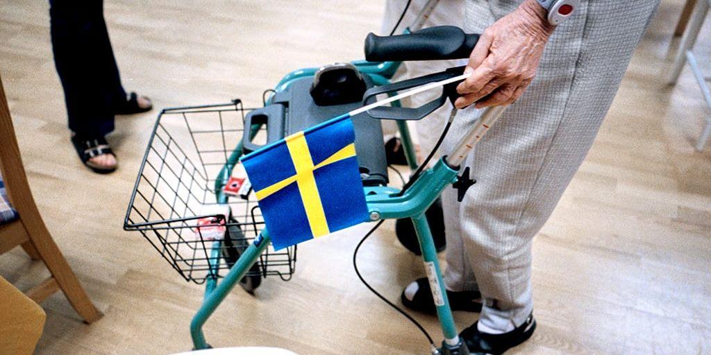 Vi vet att den arbetsföra delen av befolkningen kommer att sjunka markant under de närmaste decennierna, som en följd av en allt mer åldrande befolkning i Sverige och övriga Europa. Det är ett allvarligt hot mot våra välfärdssystem, skriver debattören.