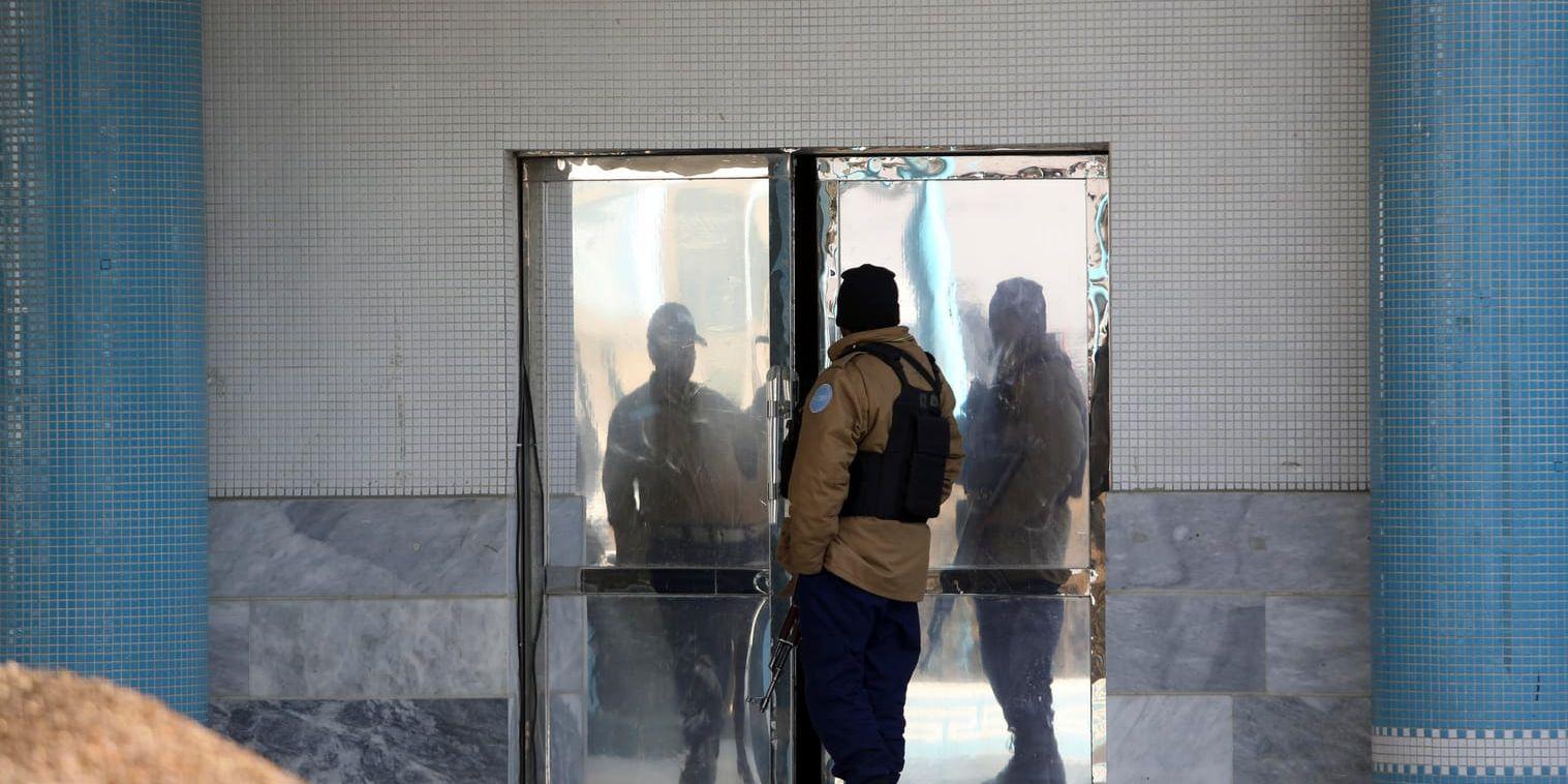 Säkerhetsvakter vid Intercontinental Hotel i Afghanistans huvudstad Kabul efter attacken. Arkivbild.